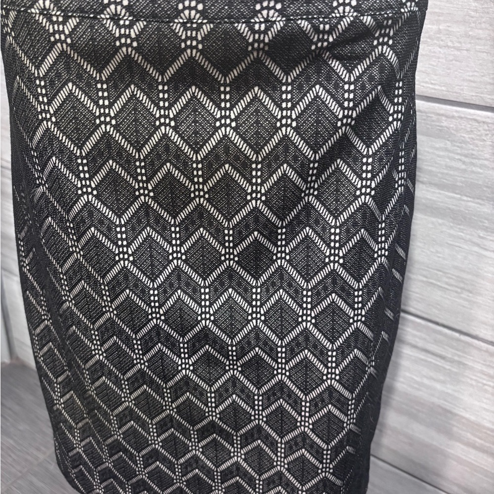 The Limited Black and tan Chevron Pencil Skirt